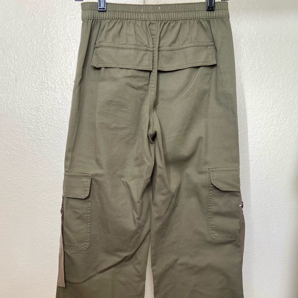 RSQ Women’s Wide Leg Olive Grunge Cargo Pants, Petite Hem - Picture 5 of 5